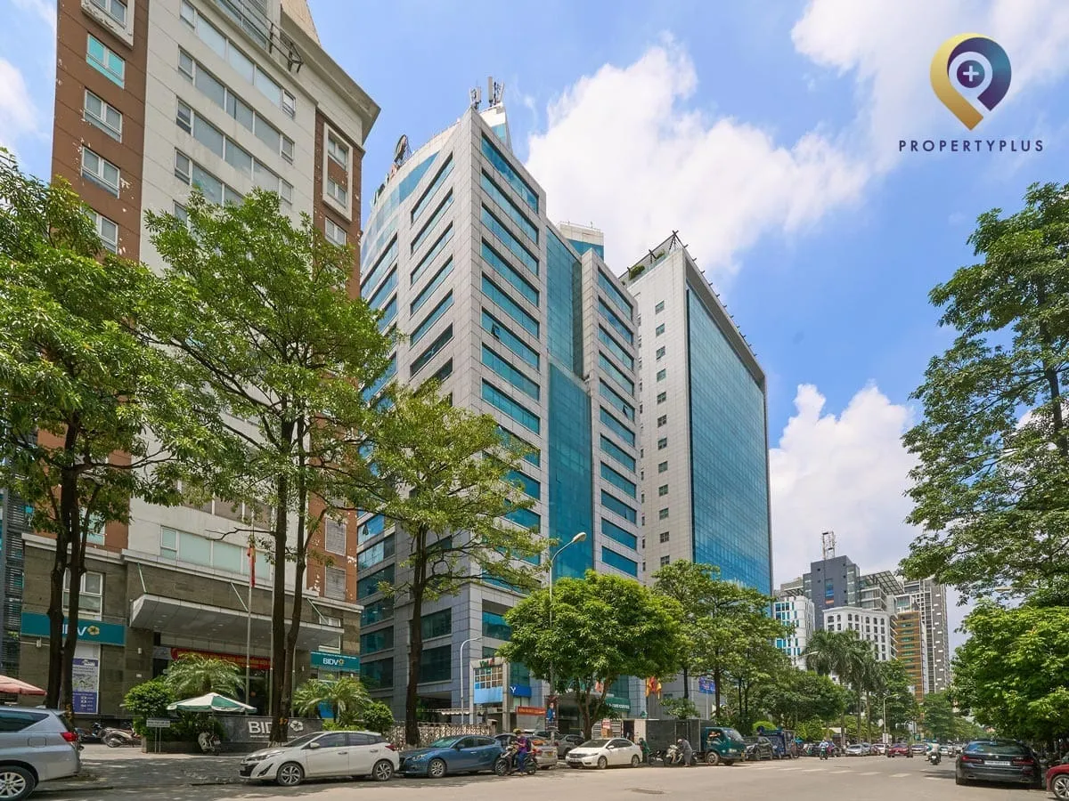 Toàn cảnh tòa nhà Việt Á Tower trên phố Duy Tân, Quận Cầu Giấy